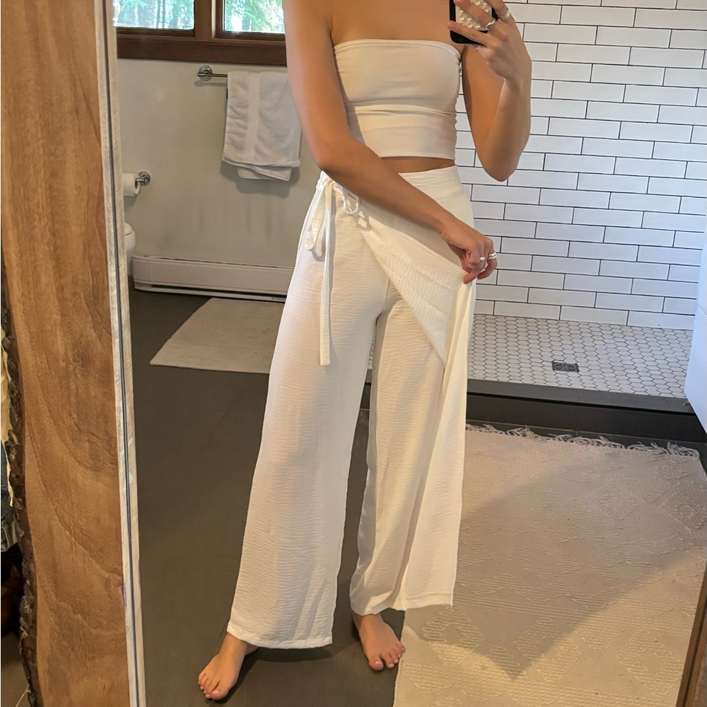 Stylish Cream Tube Top and Wide-Leg Pants Set - Picture 2 of 4